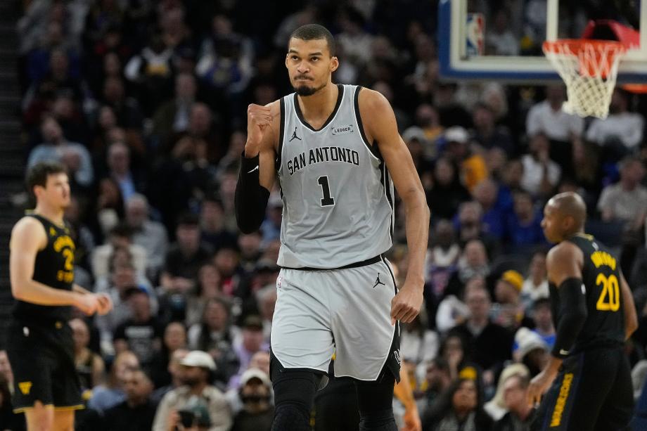 华体会直播公司-文班亚马26+9福克斯27+8 马刺力克勇士六连胜