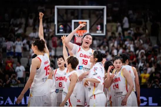 华体会体育公司-第二节被打18-0，中国女篮半场11次失误，上场比赛全场仅9个