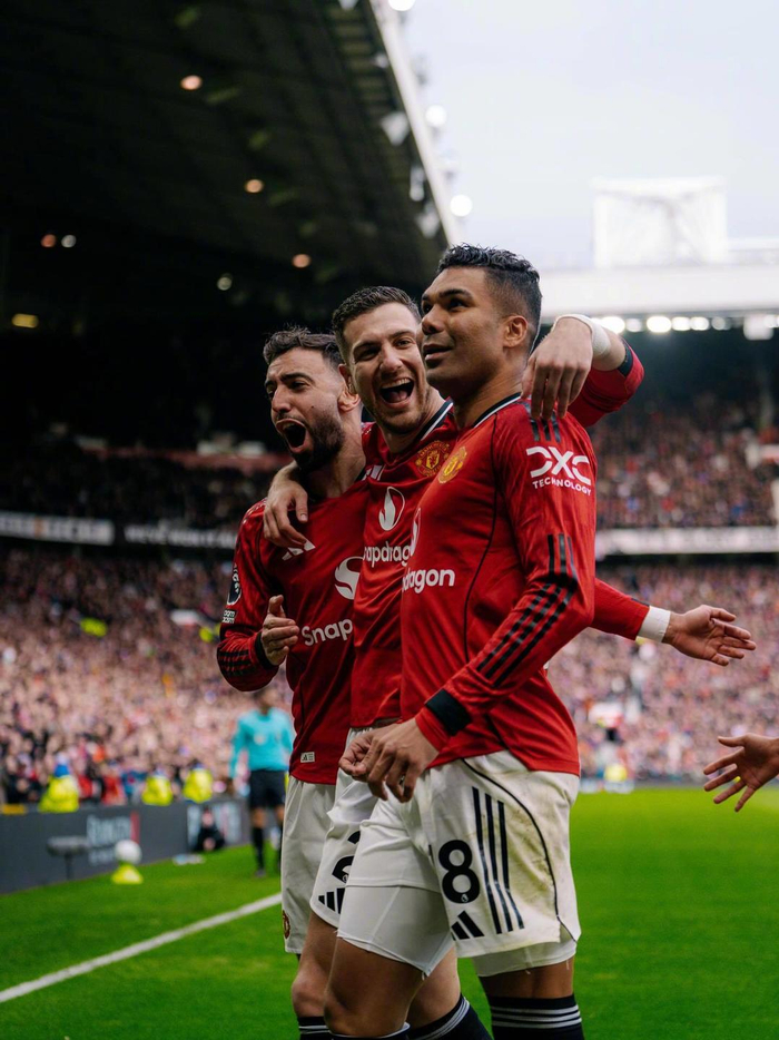 华体会赛事平台-热闻|谢什科5战4球，B费破27年神迹！曼联复仇维拉，稳守积分榜前三|卡塞米罗|库尼亚|英超联赛|萨迪奥-迪亚洛|阿斯顿维拉_新浪新闻