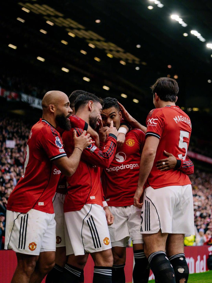 华体会赛事平台-热闻|谢什科5战4球，B费破27年神迹！曼联复仇维拉，稳守积分榜前三|卡塞米罗|库尼亚|英超联赛|萨迪奥-迪亚洛|阿斯顿维拉_新浪新闻