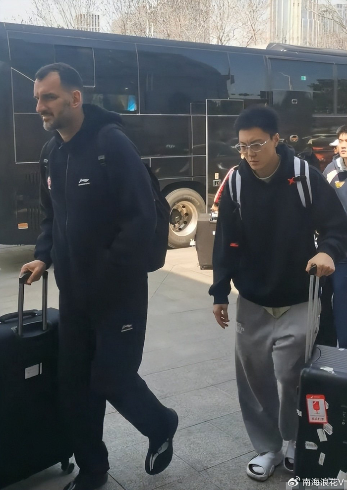 华体会赛事平台-难逃两连败？广东队出征青岛人人愁容满面，粤蜜：教练作妖就该惩罚|青岛市|杜锋|山东队|广东男篮|山东男篮_新浪新闻